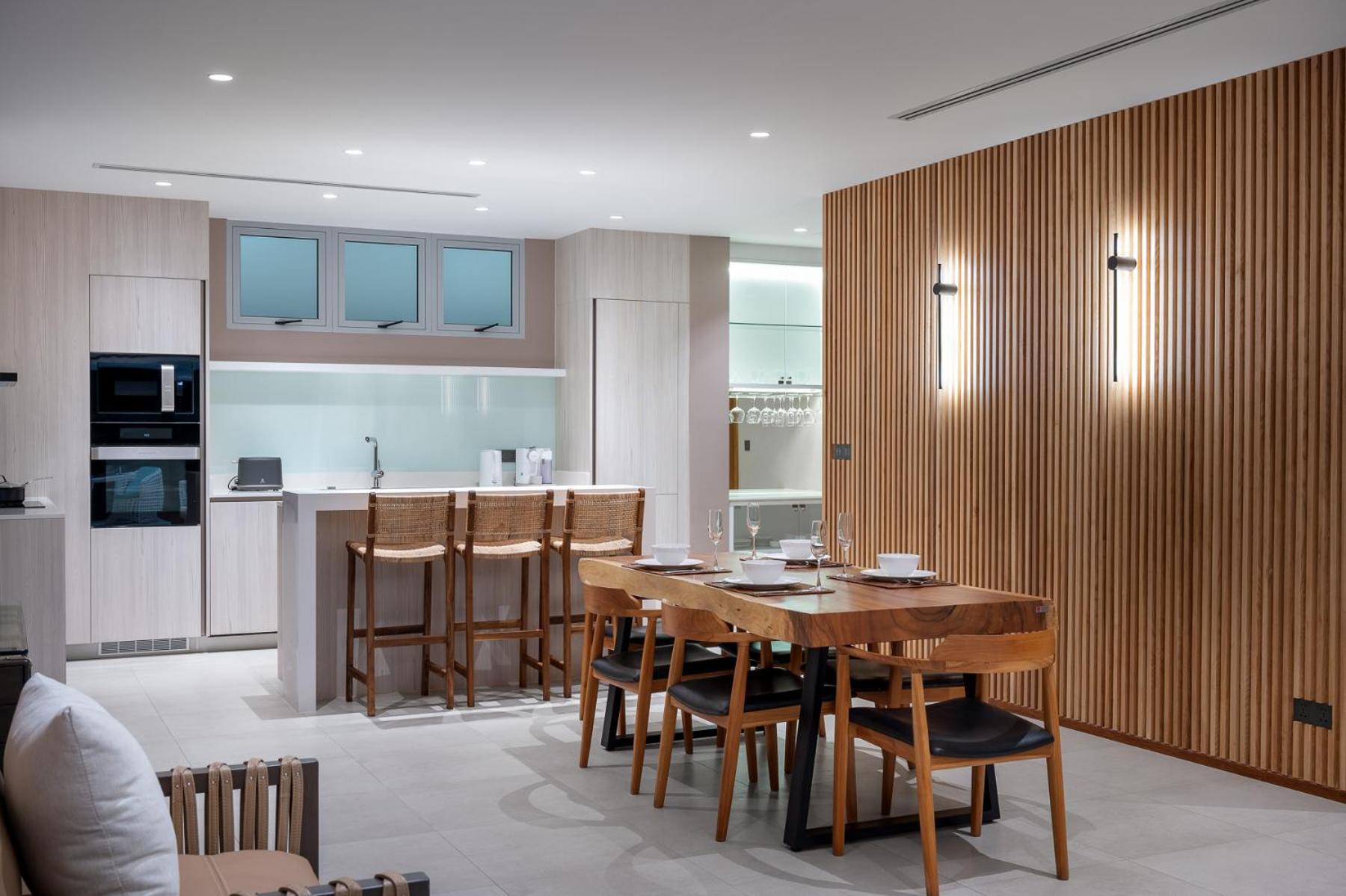 Beachfront Residences - Stunning Sea And Lake View バンタオビーチ エクステリア 写真